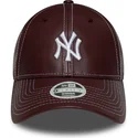 bone-curvo-grena-ajustavel-9forty-topstitch-pu-da-new-york-yankees-mlb-da-new-era