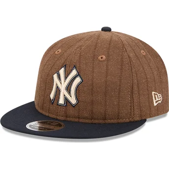 Boné plano castanho e azul marinho ajustável 9FIFTY Retro Crown Wool Pinstripe da New York Yankees MLB da New Era
