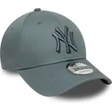 bone-curvo-cinza-ajustavel-com-logo-cinza-9forty-league-essential-da-new-york-yankees-mlb-da-new-era