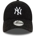 bone-curvo-preto-ajustavel-9forty-winter-borg-da-new-york-yankees-mlb-da-new-era