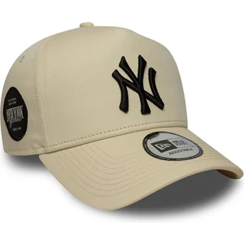 Boné curvo bege snapback 9FORTY E Frame Side Patch da New York Yankees MLB da New Era