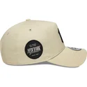 bone-curvo-bege-snapback-9forty-e-frame-side-patch-da-new-york-yankees-mlb-da-new-era
