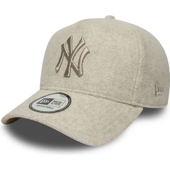 Boné curvo bege snapback com logo bege 9FORTY E Frame Melton da New York Yankees MLB da New Era