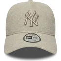 bone-curvo-bege-snapback-com-logo-bege-9forty-e-frame-melton-da-new-york-yankees-mlb-da-new-era