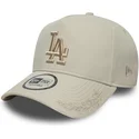 bone-curvo-bege-snapback-com-logo-bege-9forty-e-frame-tonal-icon-da-los-angeles-dodgers-mlb-da-new-era
