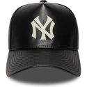 bone-curvo-preto-ajustavel-9forty-e-frame-img-leather-da-new-york-yankees-mlb-da-new-era