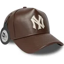 bone-curvo-castanho-ajustavel-9forty-e-frame-img-leather-da-new-york-yankees-mlb-da-new-era