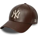 bone-curvo-castanho-ajustavel-9forty-m-crown-img-leather-da-new-york-yankees-mlb-da-new-era