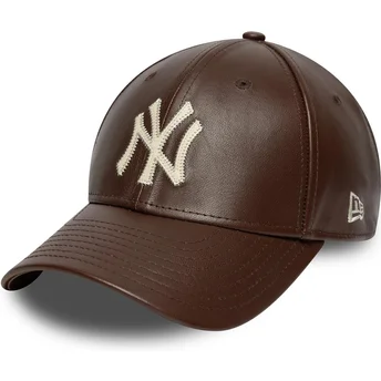 Boné curvo castanho ajustável 9FORTY M-Crown Img Leather da New York Yankees MLB da New Era