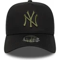 bone-trucker-preto-com-logo-verde-a-frame-league-essential-da-new-york-yankees-mlb-da-new-era