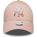 bone-curvo-rosa-ajustavel-para-mulheres-9forty-metallic-logo-da-new-york-yankees-mlb-da-new-era