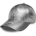 bone-curvo-prateado-ajustavel-para-mulheres-9forty-metallic-da-new-york-yankees-mlb-da-new-era