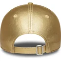 bone-curvo-dourado-ajustavel-para-mulheres-9forty-metallic-da-new-york-yankees-mlb-da-new-era