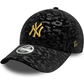 Boné curvo preto ajustável para mulheres com logo amarelo 9FORTY Leão Velour Metallic da New York Yankees MLB da New Era