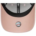 bone-curvo-rosa-ajustavel-para-mulheres-com-logo-rosa-9forty-satin-bow-back-da-new-york-yankees-mlb-da-new-era