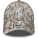 bone-curvo-cinza-ajustavel-para-mulheres-9forty-snake-da-new-york-yankees-mlb-da-new-era
