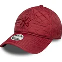 bone-curvo-vermelho-ajustavel-para-mulheres-com-logo-vermelho-9twenty-padded-da-new-york-yankees-mlb-da-new-era