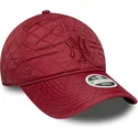 bone-curvo-vermelho-ajustavel-para-mulheres-com-logo-vermelho-9twenty-padded-da-new-york-yankees-mlb-da-new-era