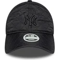 bone-curvo-preto-ajustavel-para-mulheres-com-logo-preto-9twenty-padded-da-new-york-yankees-mlb-da-new-era