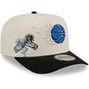 bone-curvo-bege-e-preto-snapback-9fifty-a-frame-precurved-hardwood-classics-da-orlando-magic-nba-da-new-era