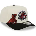 bone-curvo-bege-e-preto-snapback-9fifty-a-frame-precurved-hardwood-classics-da-toronto-raptors-nba-da-new-era