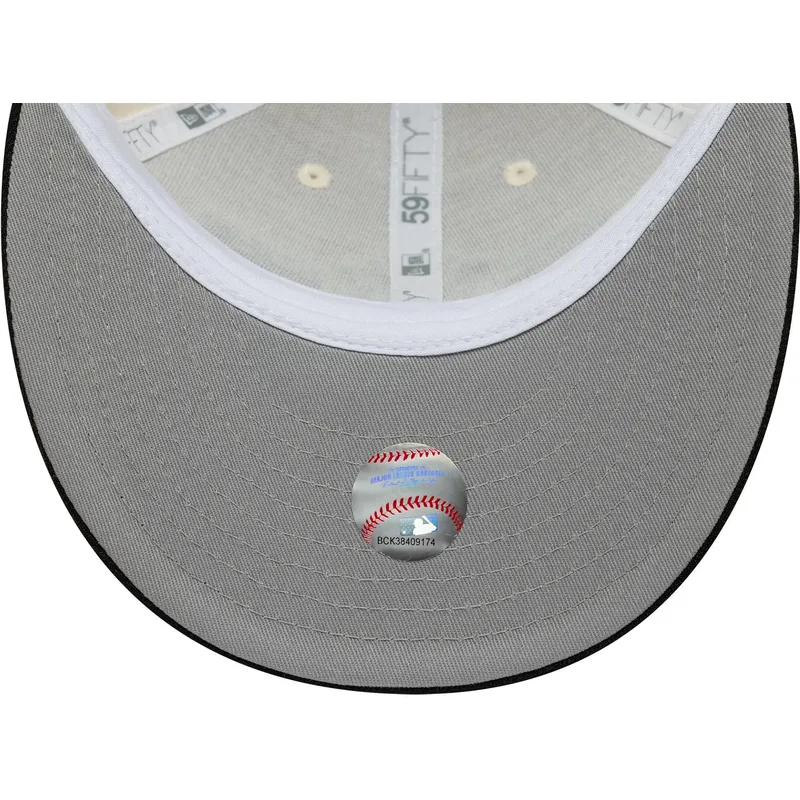 bone-curvo-bege-e-preto-justo-59fifty-low-profile-precurved-coops-da-new-york-yankees-mlb-da-new-era
