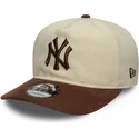 bone-curvo-bege-e-castanho-ajustavel-9fifty-a-frame-suede-visor-da-new-york-yankees-mlb-da-new-era