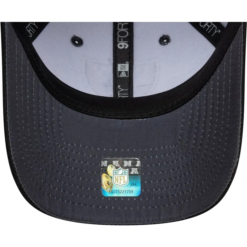 bone-curvo-cinza-ajustavel-9forty-microfibre-da-las-vegas-raiders-nfl-da-new-era