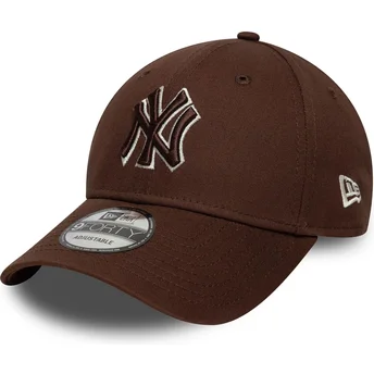 Boné curvo castanho ajustável com logo castanho 9FORTY Outline da New York Yankees MLB da New Era