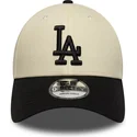 bone-curvo-bege-e-preto-ajustavel-9forty-colour-block-da-los-angeles-dodgers-mlb-da-new-era