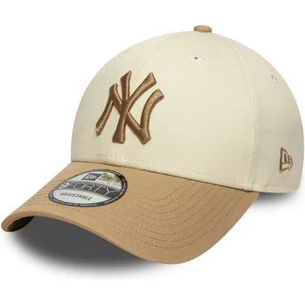 Boné curvo bege e castanho ajustável com logo castanho 9FORTY Colour Block da New York Yankees MLB da New Era