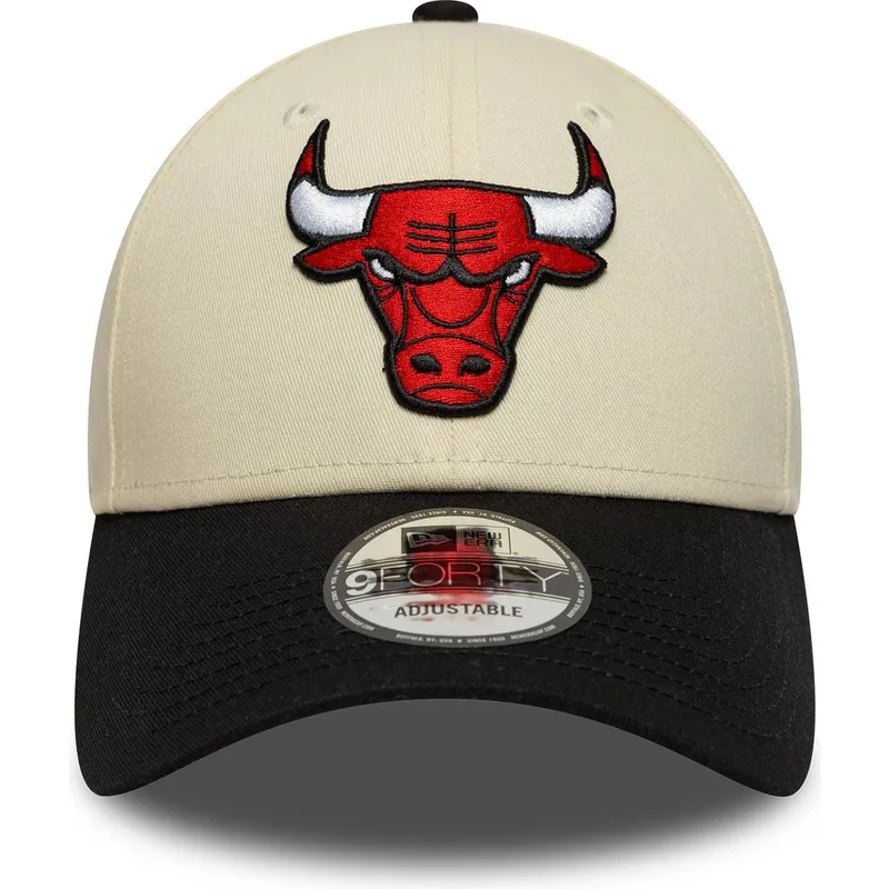 bone-curvo-bege-e-preto-ajustavel-9forty-colour-block-da-chicago-bulls-nba-da-new-era