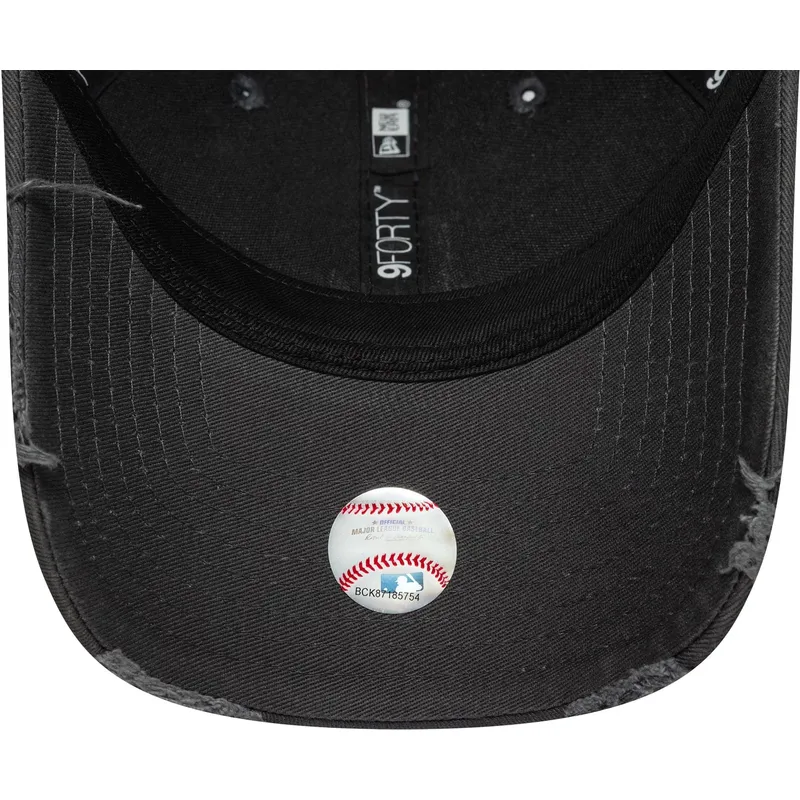 bone-curvo-cinza-ajustavel-com-logo-cinza-9forty-wash-distress-da-los-angeles-dodgers-mlb-da-new-era