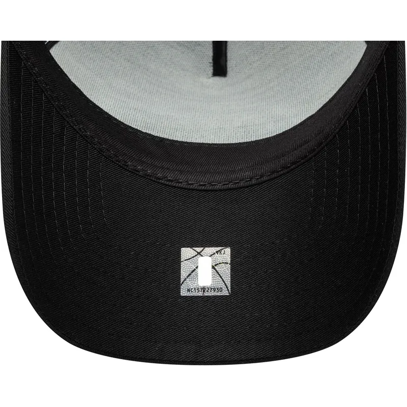 bone-curvo-preto-snapback-9forty-e-frame-metallic-da-los-angeles-lakers-nba-da-new-era