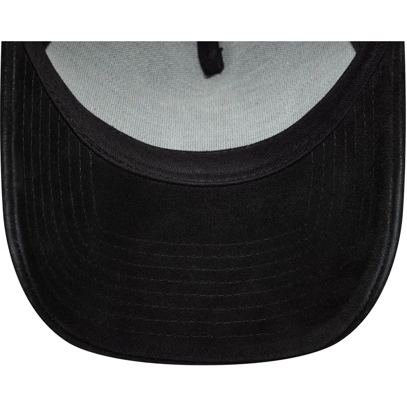 bone-curvo-preto-ajustavel-9forty-e-frame-img-suede-da-new-era