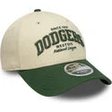 bone-curvo-bege-e-verde-ajustavel-9forty-m-crown-wordmark-da-los-angeles-dodgers-mlb-da-new-era