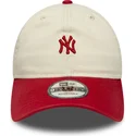 bone-curvo-bege-e-vermelho-ajustavel-9twenty-mini-washed-da-new-york-yankees-mlb-da-new-era