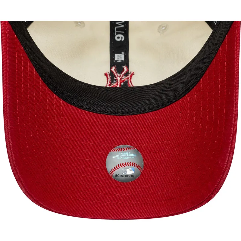 bone-curvo-bege-e-vermelho-ajustavel-9twenty-mini-washed-da-new-york-yankees-mlb-da-new-era