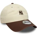 bone-curvo-bege-e-castanho-ajustavel-9twenty-mini-washed-da-new-york-yankees-mlb-da-new-era