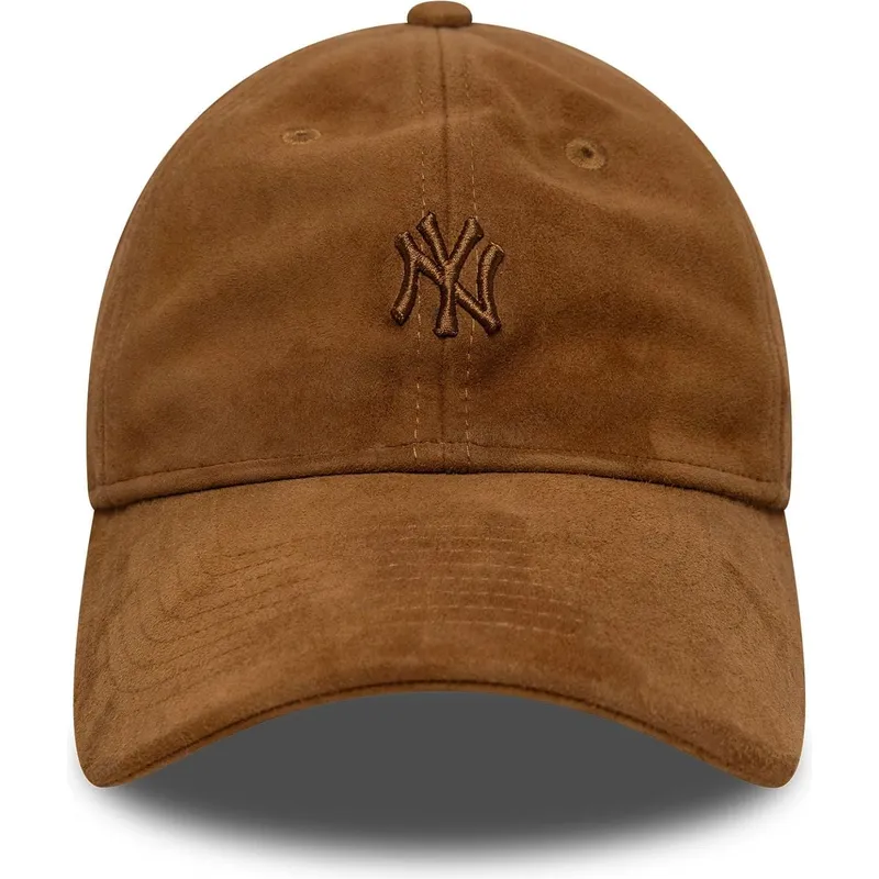 bone-curvo-castanho-ajustavel-com-logo-castanho-9twenty-suede-da-new-york-yankees-mlb-da-new-era