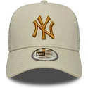 bone-trucker-bege-com-logo-castanho-a-frame-league-essential-da-new-york-yankees-mlb-da-new-era