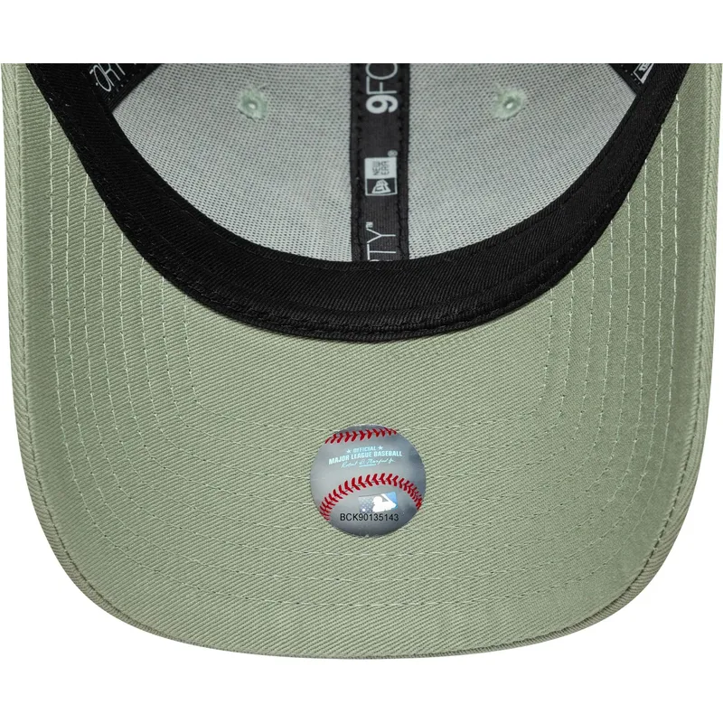 bone-curvo-verde-claro-ajustavel-com-logo-verde-para-mulheres-9forty-league-essential-da-new-york-yankees-mlb-da-new-era