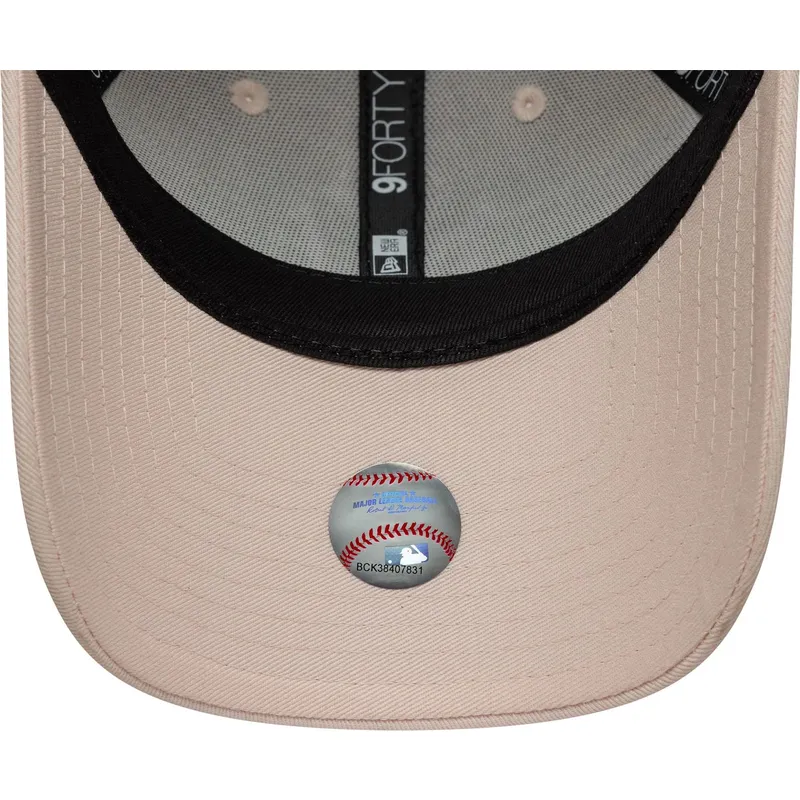 bone-curvo-rosa-ajustavel-com-logo-rosa-para-mulheres-9forty-metallic-logo-da-new-york-yankees-mlb-da-new-era