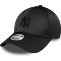 bone-curvo-preto-snapback-com-logo-preto-para-mulheres-9forty-satin-da-new-york-yankees-mlb-da-new-era