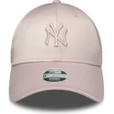 bone-curvo-rosa-ajustavel-com-logo-rosa-para-mulheres-9forty-satin-da-new-york-yankees-mlb-da-new-era