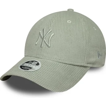Boné curvo verde claro ajustável com logo verde para mulheres 9FORTY M-Crown Pastel Cord da New York Yankees MLB da New Era