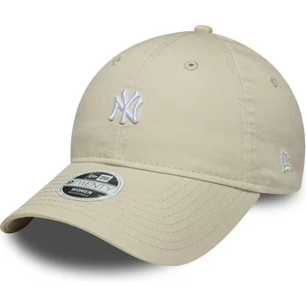 Boné curvo bege ajustável para mulheres 9TWENTY Washed Mini da New York Yankees MLB da New Era