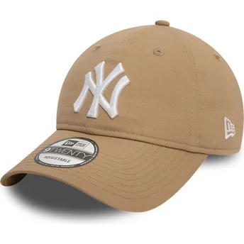 Boné curvo castanho claro ajustável 9TWENTY League Essential da New York Yankees MLB da New Era