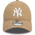 bone-curvo-castanho-claro-ajustavel-9twenty-league-essential-da-new-york-yankees-mlb-da-new-era