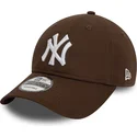 bone-curvo-castanho-ajustavel-9twenty-league-essential-da-new-york-yankees-mlb-da-new-era
